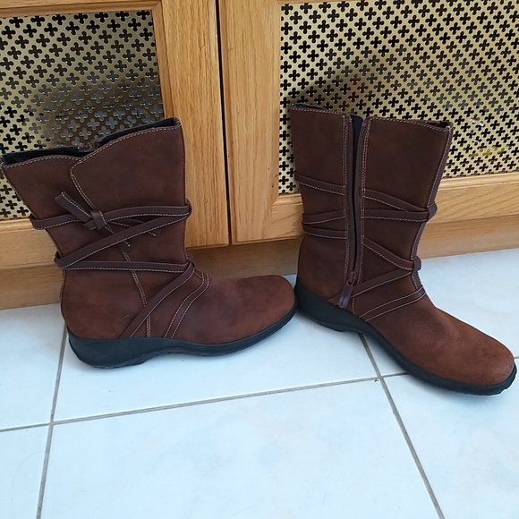 CLARKS ARTISAN COLLECTION LEATHER UPPER BOOTS SIZE 6B - Picture 9 of 11